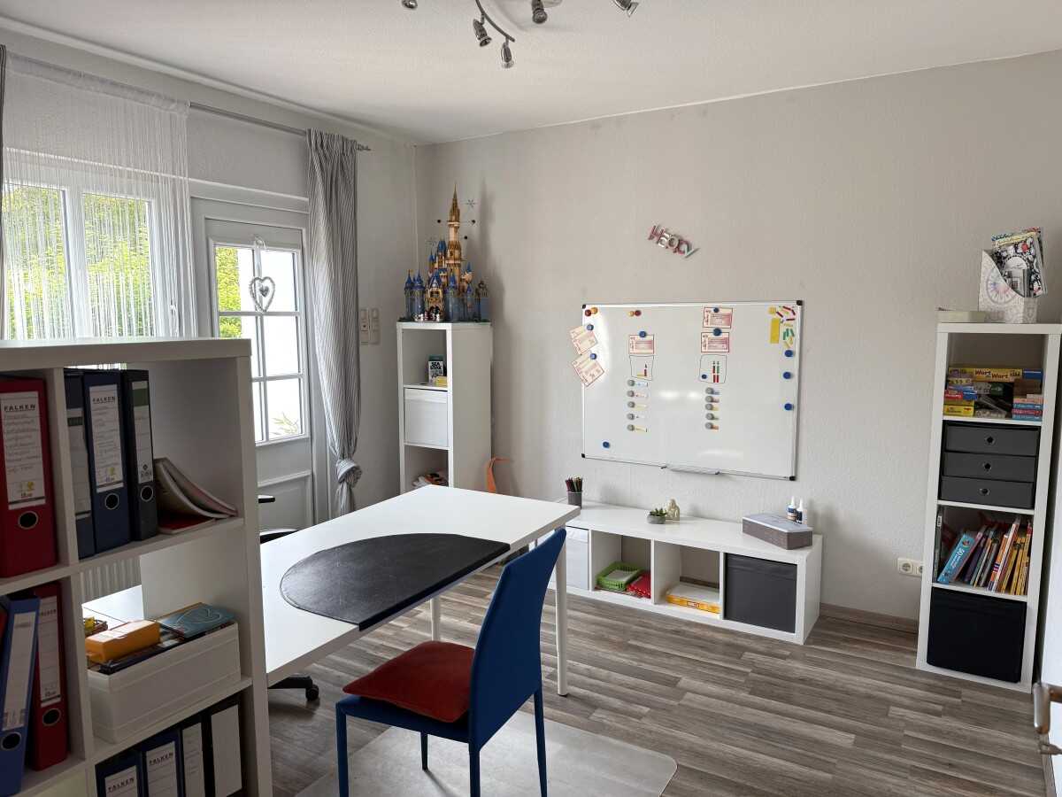 Attraktives Ein-/ Zweifamilienhaus mit PV- Anlage, Doppelgarage und Bauplatz in bester Ortslage – Lauenburg/Elbe – Vorschaubild 9