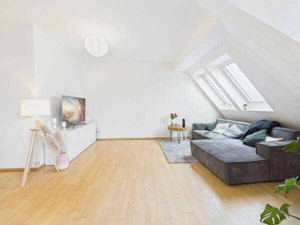 Dachgeschosswohnung in 30173 Hannover mit 91 m² kaufen