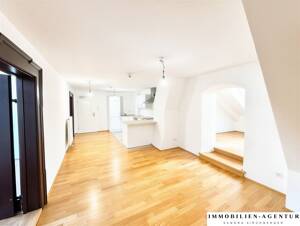 Altstadtjuwel nahe der Steinernen Brücke - Attraktive 3,5-Zimmer-Eigentumswohnung in Regensburg – 93047 Regensburg – Vorschaubild 9