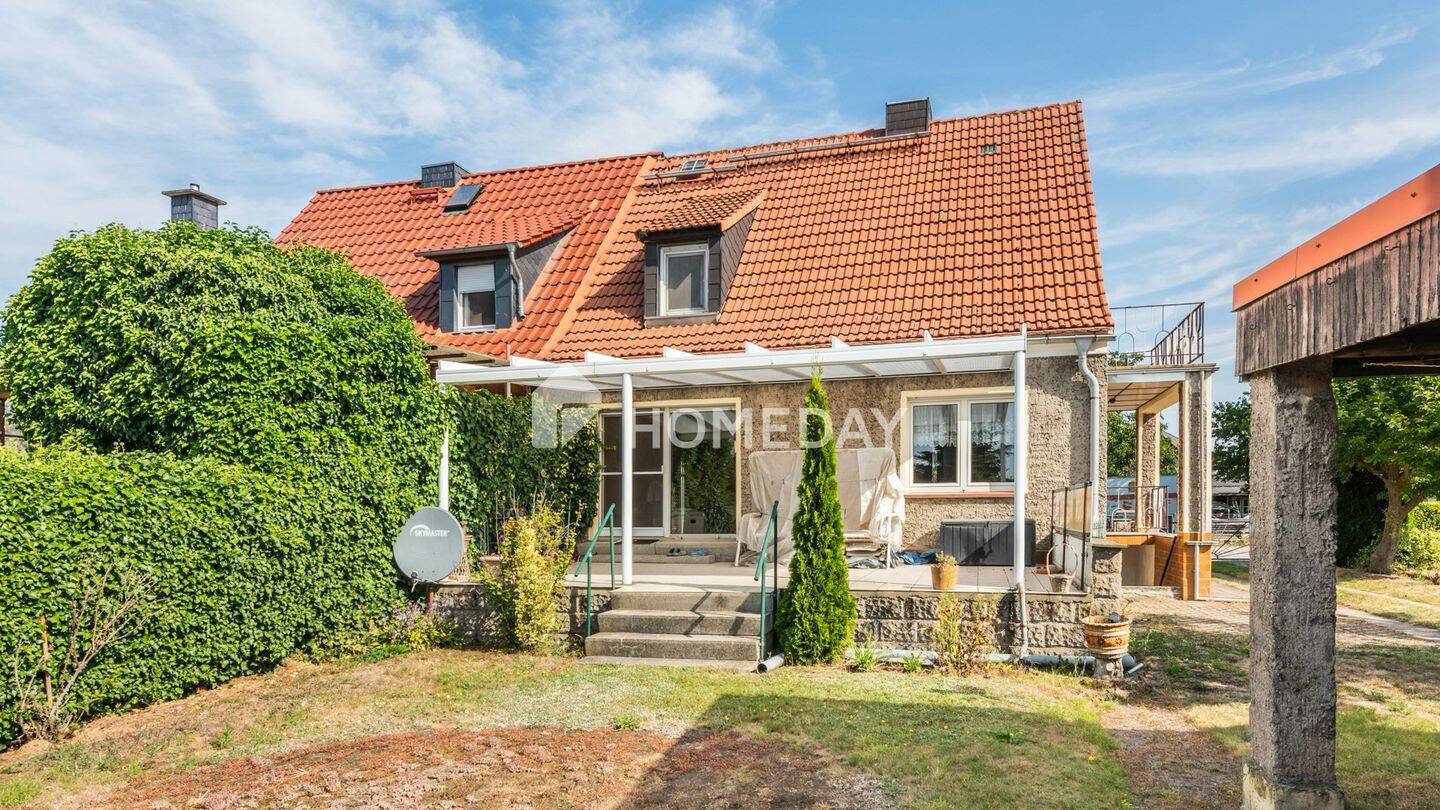 Familienfreundliche Doppelhaushälfte mit 5 Zimmern, Keller und schönem Garten – Burg – Vorschaubild 2