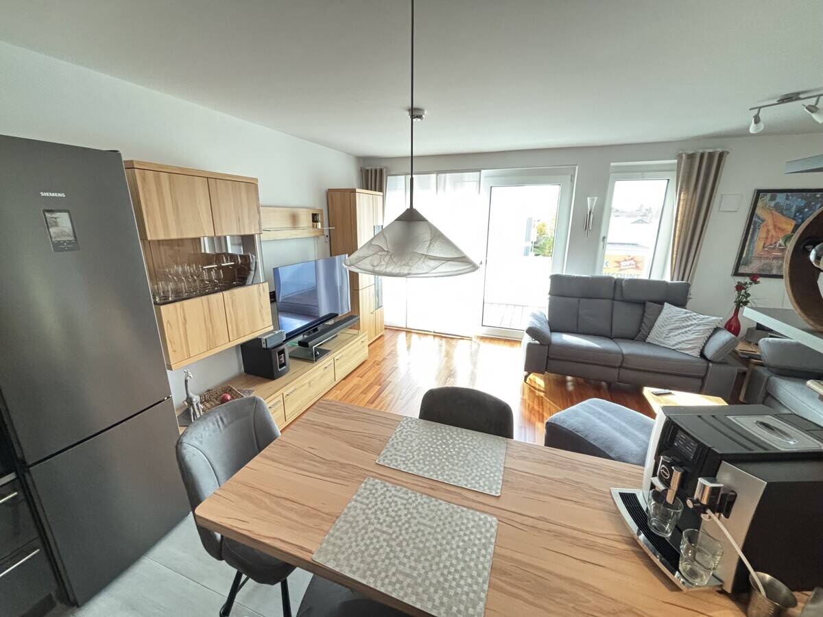 Hastedt: Neuwertige 2-Zimmer Eigentumswohnung mit Balkon, Fahrstuhl und Carport – Bremen – Vorschaubild 5