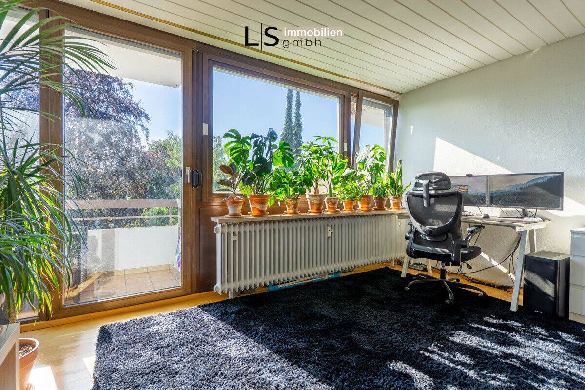 Schönes, helles 1-Zimmer-Apartment mit Balkon & Stellplatz in Top-Wohnlage von S-Riedenberg!