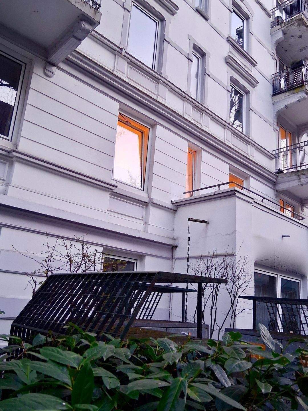 zu verkaufen - freie Eigentumswohnung - 1 OG - zauberhaft - Dielen Stuck - kleine Dachterrasse - bezugsfertig – Hamburg – Vorschaubild 9
