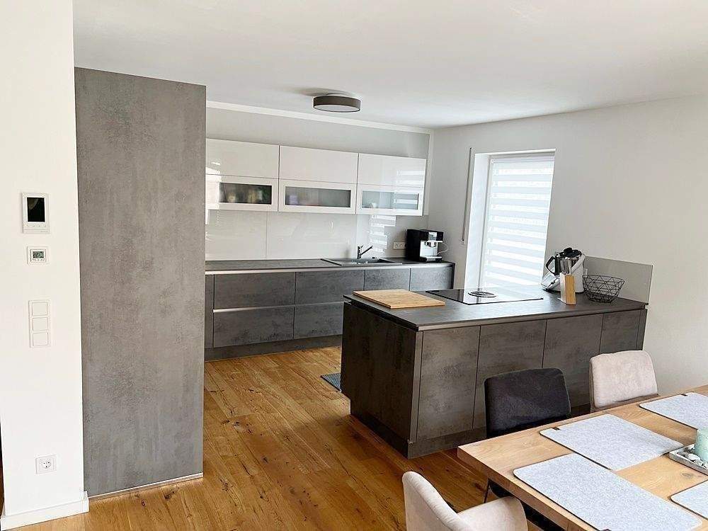 neuwertige Doppelhaushälfte mit Doppelgarage, Bj. 2019 in ruhiger Lage bei Regenstauf / Ponholz – Maxhütte-Haidhof – Bild 1 von 9
