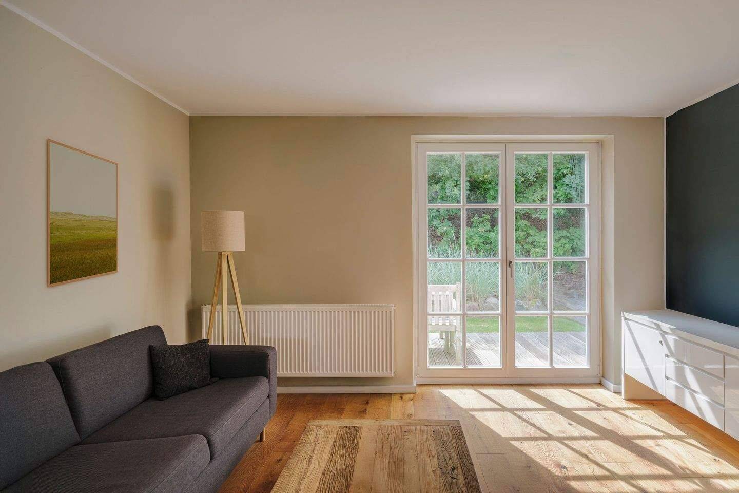 Stilvolle Reetdach-Maisonette mit offenem Wohnbereich, Gaubenlicht und Südterrasse – Sankt Peter-Ording – Vorschaubild 4