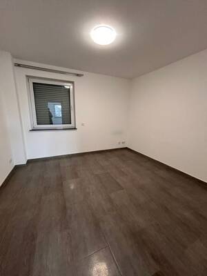 Gehobene 4-Zimmer-Wohnung mit Balkon in Wiesbaden-Biebrich – 65203 Wiesbaden – Vorschaubild 2