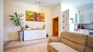 Vermietete 3-Zimmer-Wohnung mit Balkon, TG-Stellplatz & Mietsteigerungsmöglichkeit – 74376 Gemmrigheim – Vorschaubild 2