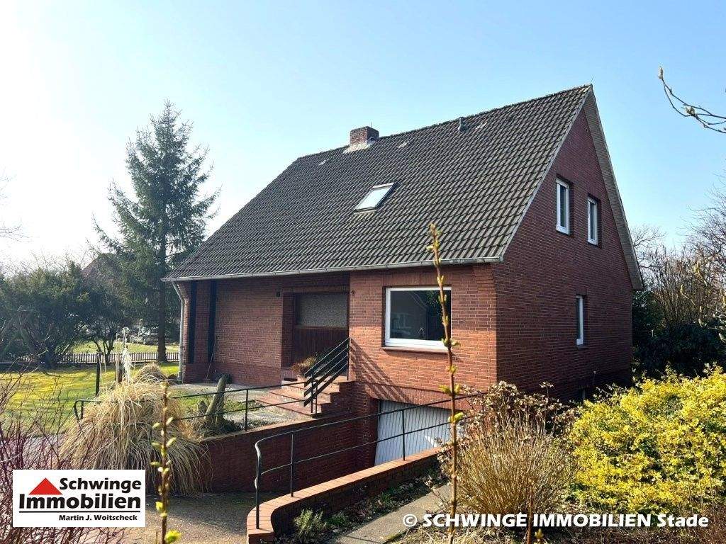 Zweifamilienhaus 134 m² mit tollem 800 m² Eckgrundstück in Hammah zu verkaufen. – Hammah – Vorschaubild 2