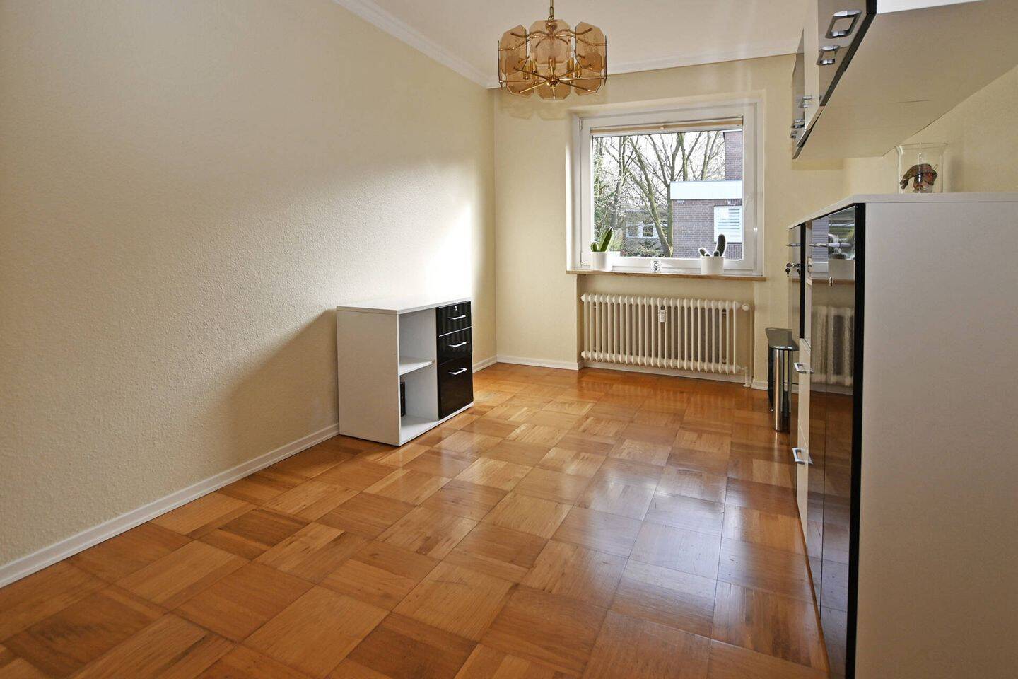 Gepflegte 4-Zi-Wohnung in ruhiger Sackgasse mit herrlichem Südbalkon & Tiefgaragenstellplatz – Hamburg – Vorschaubild 9