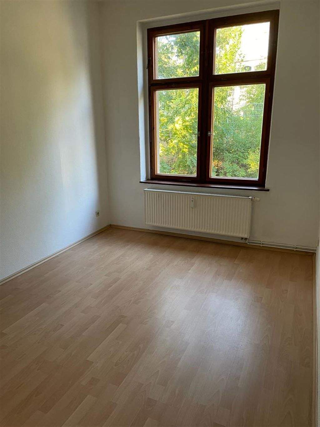 Teilsaniertes Mehrfamilienhaus mit Einzeldenkmal und Baugenehmigung inkl. Statik – Weißenfels – Vorschaubild 3
