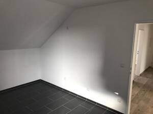 Helle Dachgeschosswohnung mit Wannenbad und Gäste-WC – 47139 Duisburg – Vorschaubild 8