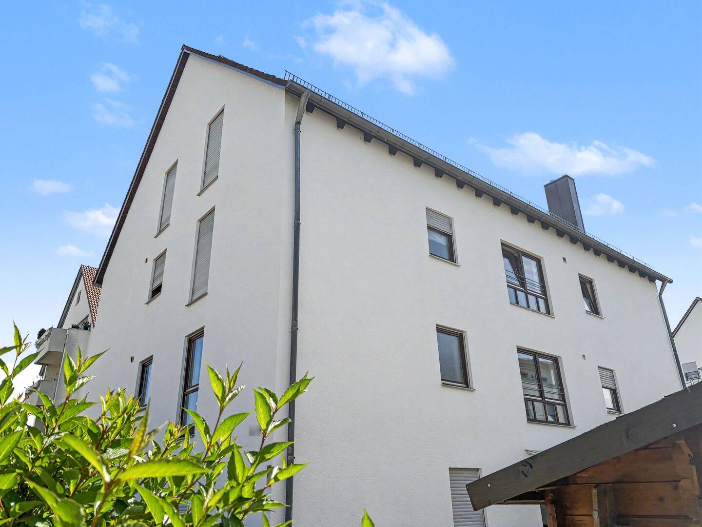 Bezugsfreie 3,5-Zimmer-Wohnung mit Tiefgaragenstellplatz in Lechhausen