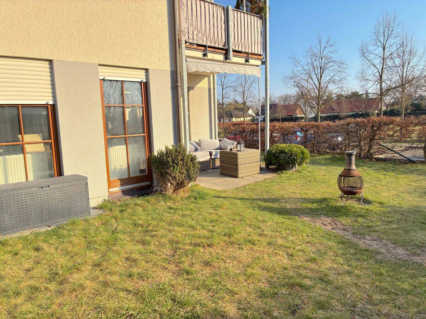 4-Zimmer Terrassenwohnung (Maisonette) mit Garten und Garage