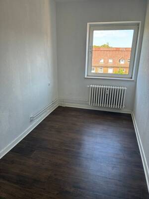 2,5 Zimmer Dachgeschosswohnung zum abschalten, mit Mansarden Zimmer. – 24149 Kiel – Vorschaubild 2