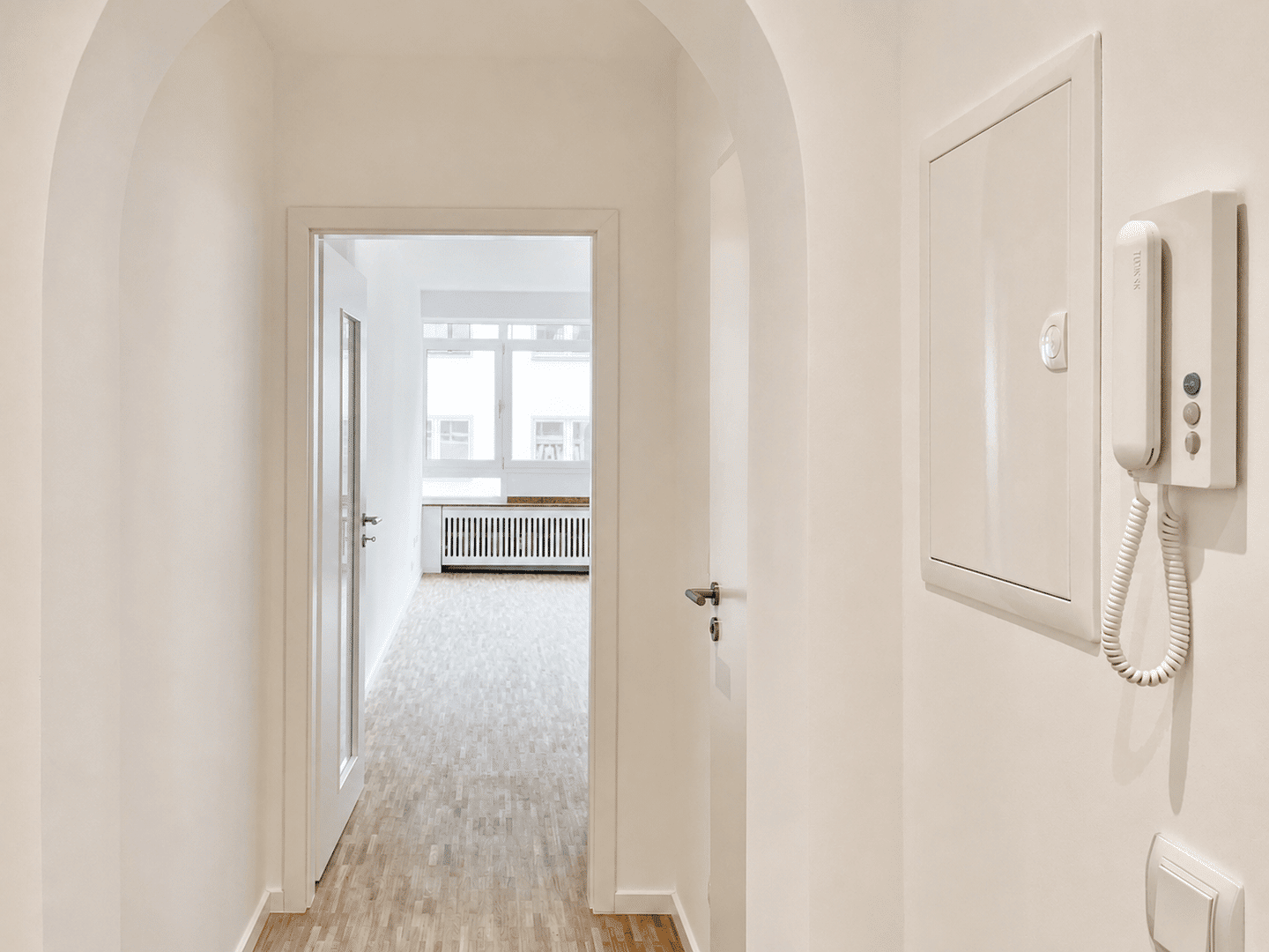 Hochwertig sanierte Single-/Pendler-Wohnung mit Balkon und Einbauküche in der Innenstadt – Düsseldorf – Vorschaubild 7