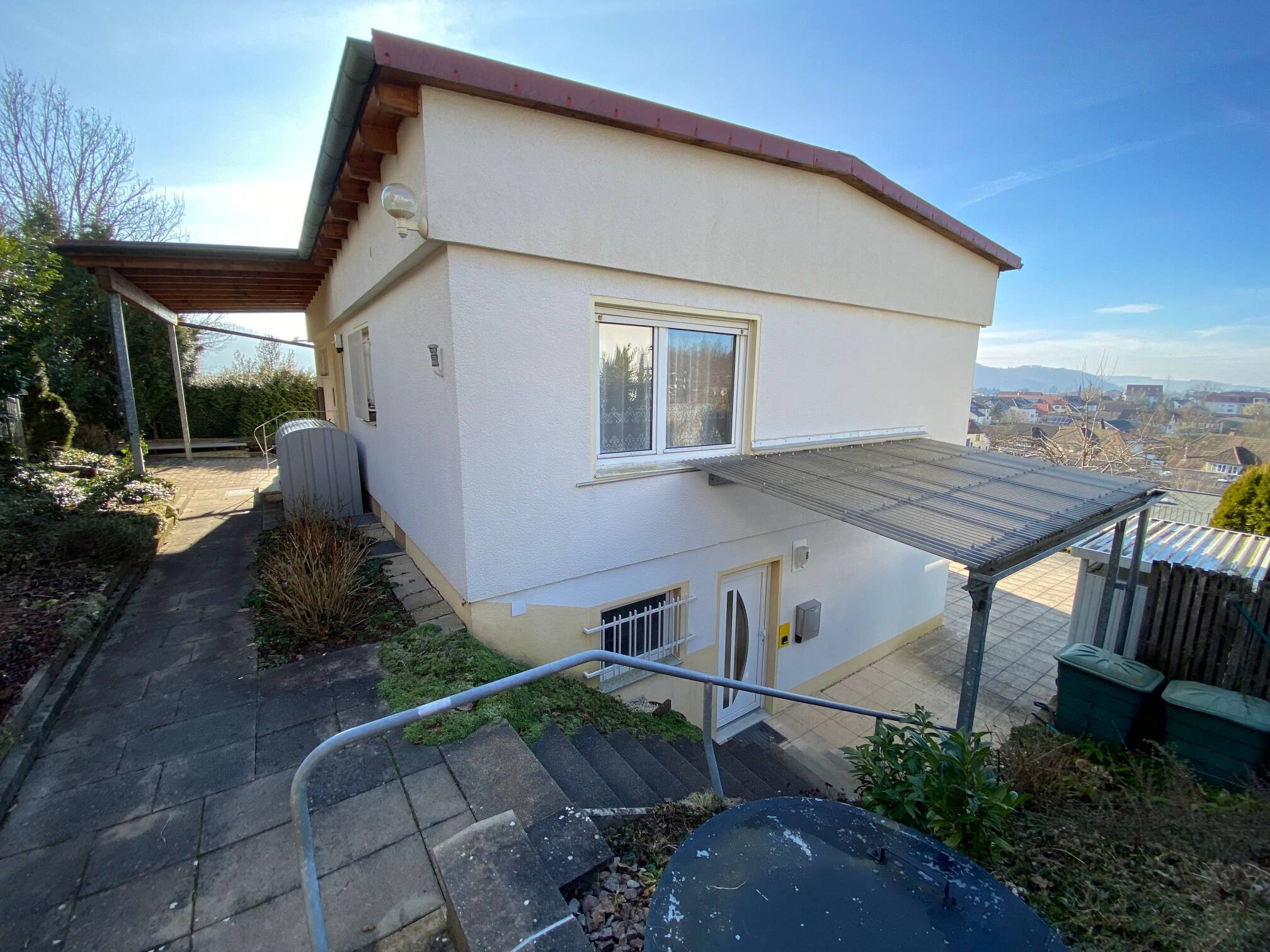 Steinen: Großes Einfamilienwohnhaus mit schöner Aussicht und Einzelgarage – Steinen – Vorschaubild 2