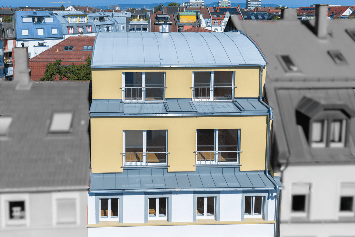 Großzügige Maisonette Wohnung mit zwei Dachterrassen in begehrter zentraler Wohnlage FR-Stühlinger – 79106 Freiburg im Breisgau – Bild 1 von 9