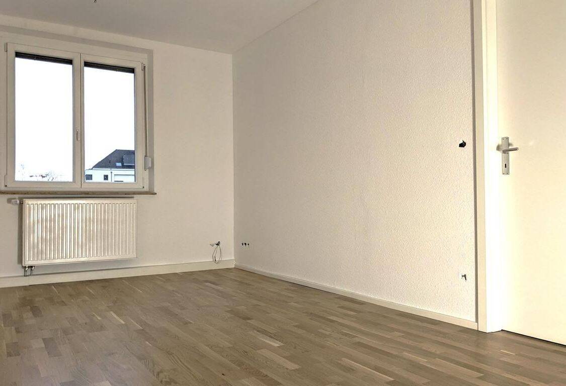 2026 komplett renoviert: Nbg Gleisshammer - Tullnau, gepflegte helle 3-Zi-Whg. (2.OG Aufzug), ca. 65m², Einbauküche, Balkon, Rollläden – Nürnberg – Vorschaubild 2