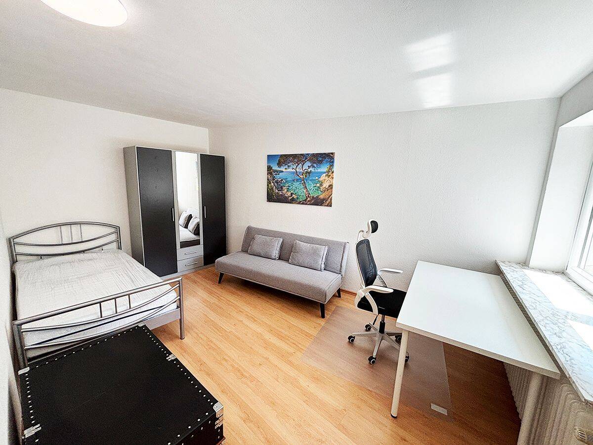 Helles, komplett möbliertes Zimmer in einer 2er-Studenten-WG in perfekter Lage – direkt einziehen! – 91058 Erlangen – Bild 1 von 7