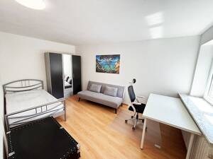 Helles, komplett möbliertes Zimmer in einer 2er-Studenten-WG in perfekter Lage – direkt einziehen!