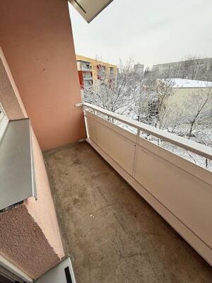 4-Raum Wohnung im 3. OG mit Balkon und Wannenbad OPTIONAL Bodenbelag neu – 6128 Halle (Saale) – Vorschaubild 5