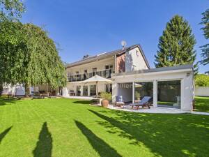 Villa am Lerchesberg | Eckgrundstück I saniert I Indoorpool| Einliegerwohnung | – 60598 Frankfurt am Main – Vorschaubild 2
