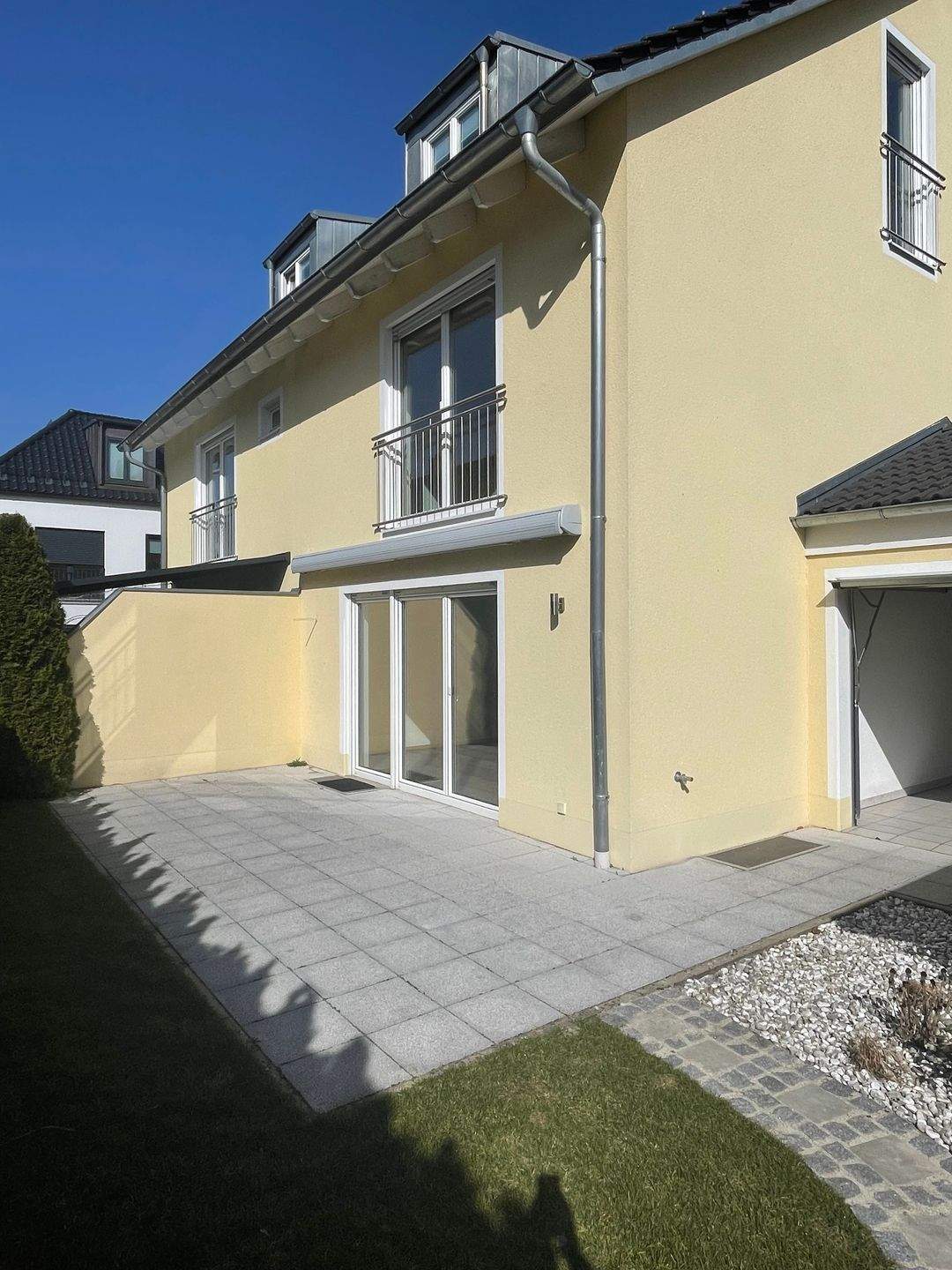 ATTRAKTIVE DOPPELHAUSHÄLFTE MIT SÜDGARTEN IN RUHIGER LAGE VON MÜNCHEN-TRUDERING – München – Vorschaubild 7