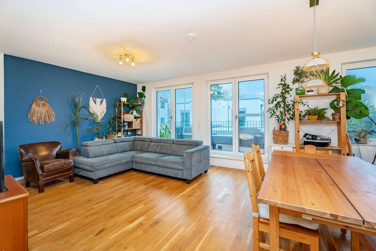Exklusives Penthouse zzgl. Stellplatz in Gartenvilla im ruhigen Heinersdorf – Berlin – Vorschaubild 5