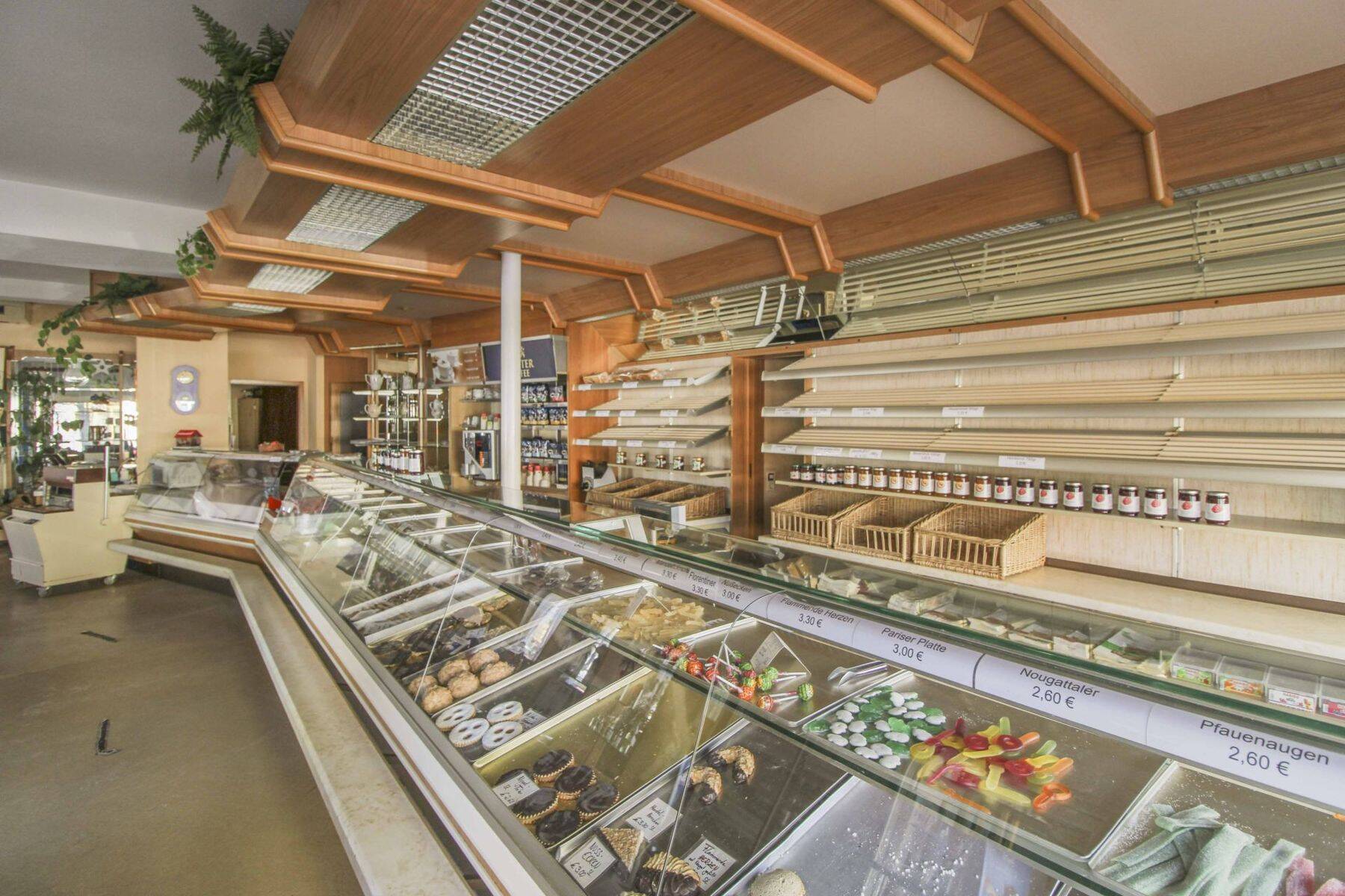3 Wohnungen + 3 Apartments + Bäckerei im Herzen der Kurstadt Königsfeld - Um- und Ausbaupotential – Königsfeld im Schwarzwald – Vorschaubild 4