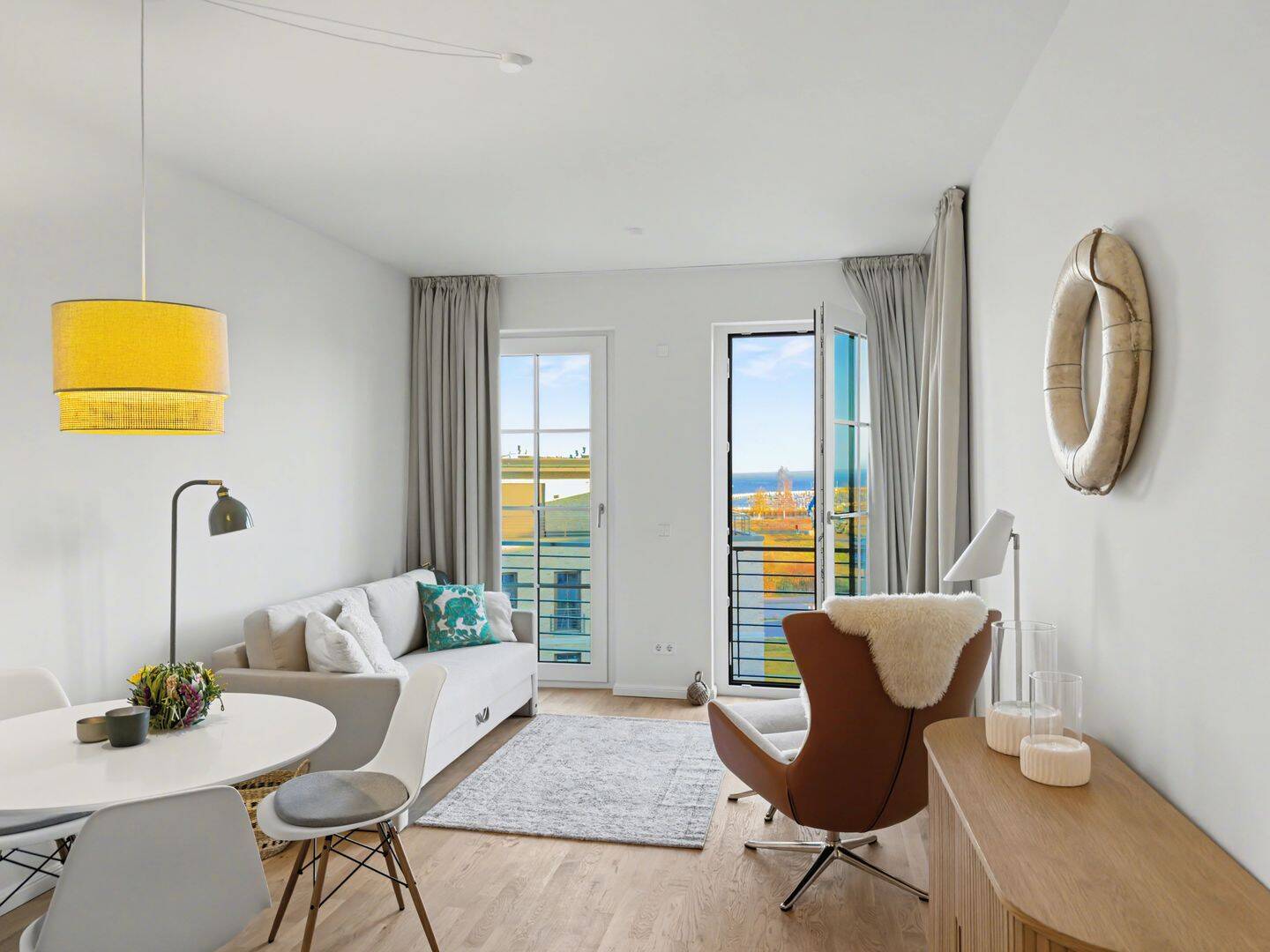 Hochwertige 2-Zimmer Wohnung mit Balkon und Wasserblick