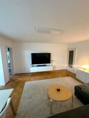 Bezugsfreie 2-Zimmer-Wohnung mit renoviertem Balkon & Fenster in Berg am Laim - provisionsfrei – 81673 München – Vorschaubild 7