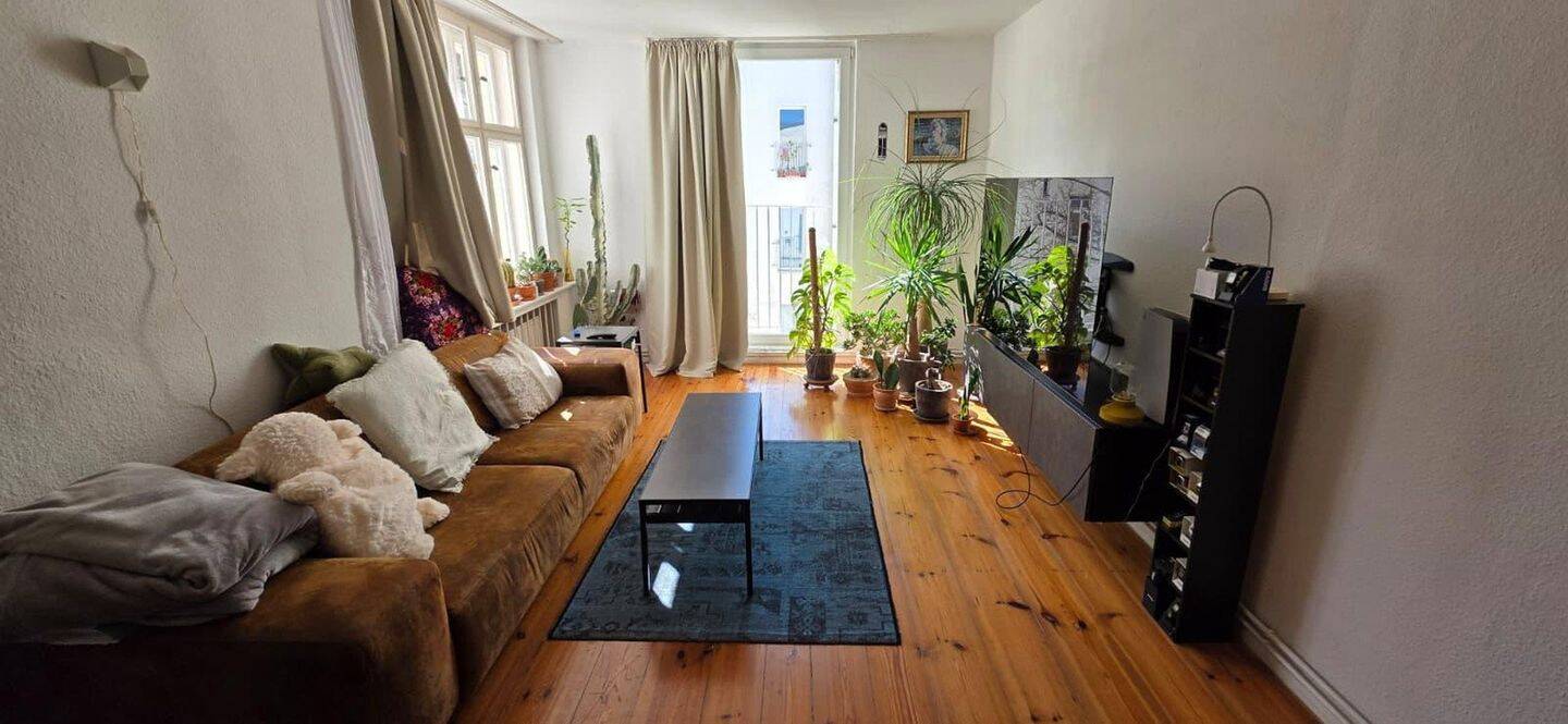 Bezugsfertige 2-Zimmer-Altbauwohnung im schönen Wedding – Berlin – Bild 1 von 9