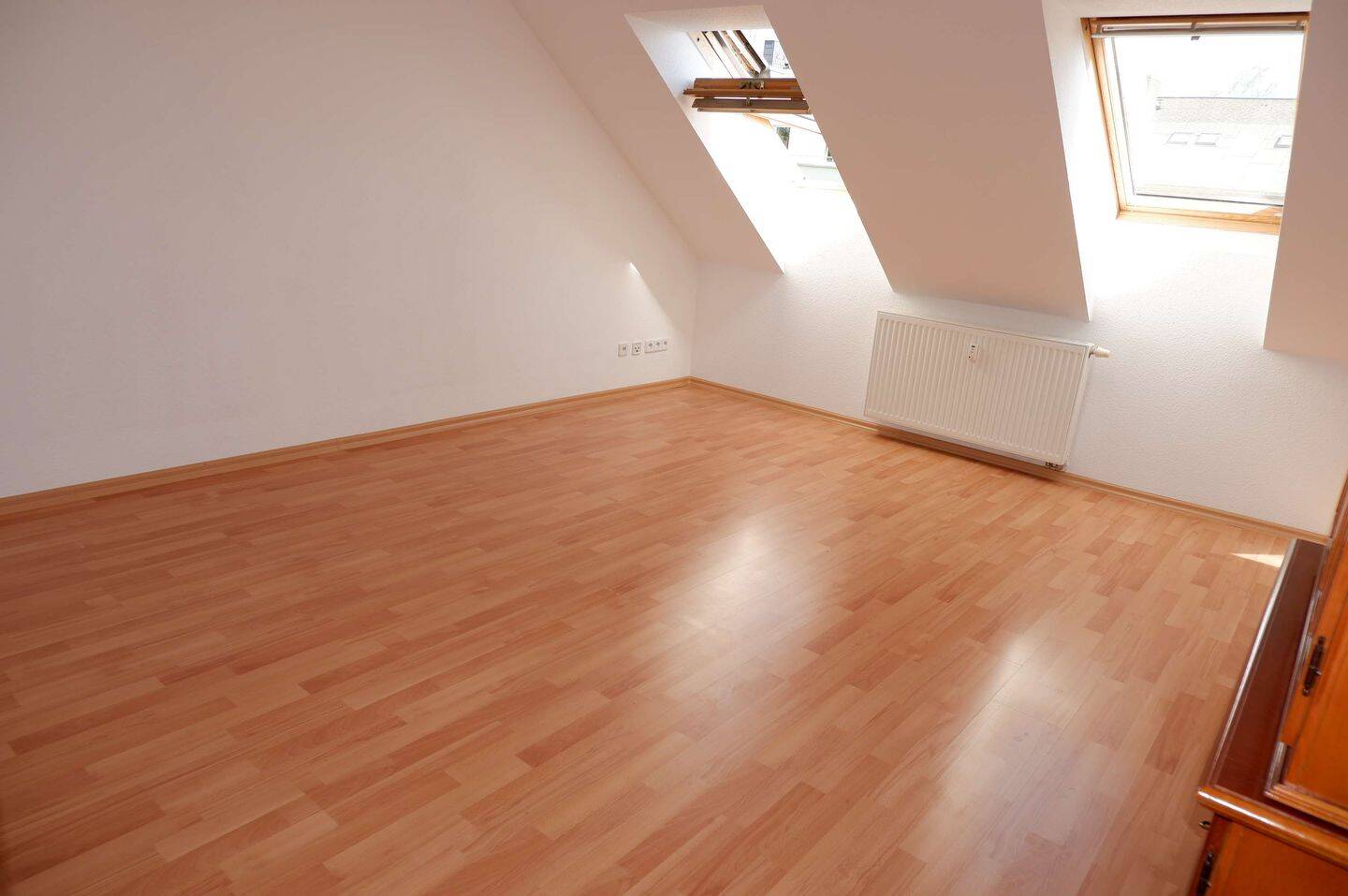 Dachgeschoss - Laminat - sonniger Süd/West-Balkon ! – Chemnitz – Vorschaubild 3