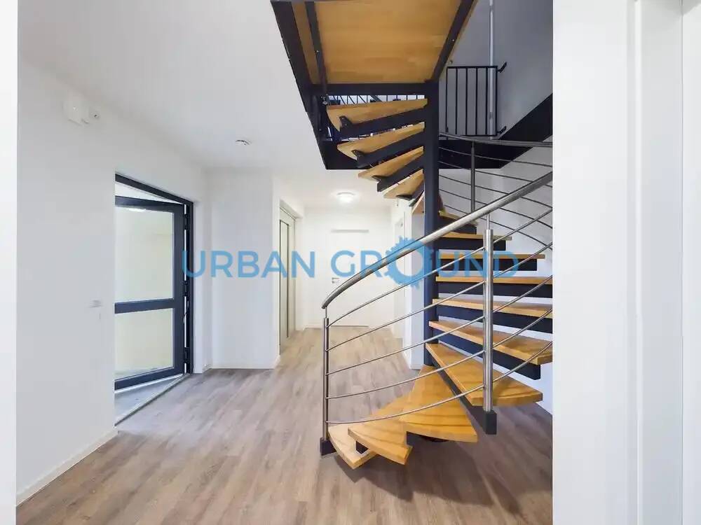 Möbliertes Privatzimmer mit Bad und Balkon in einer gemischten 6-Personen-Wohnung – Berlin – Vorschaubild 3