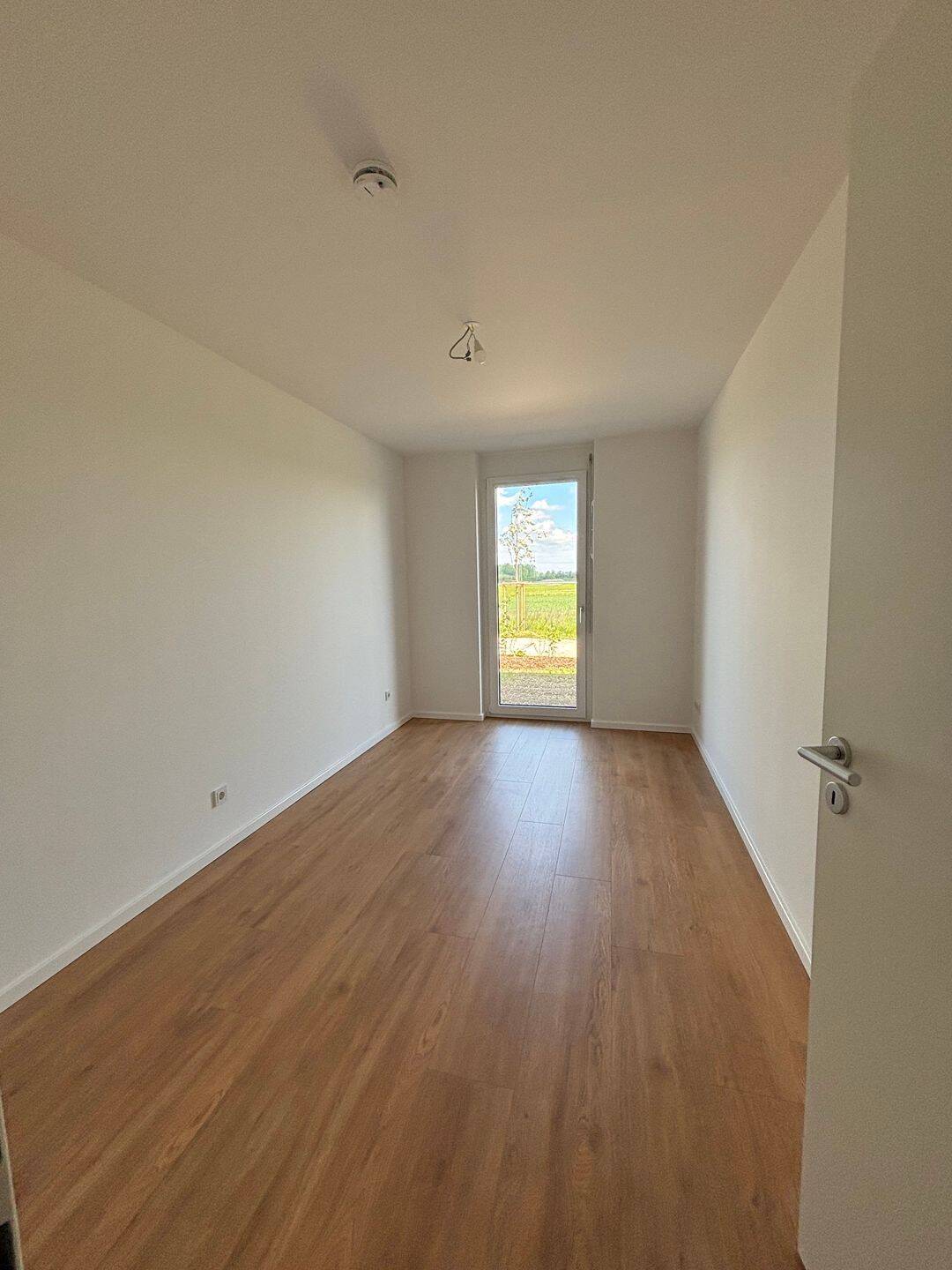 Helle 3-Zimmer-Wohnung mit Terrasse – München – Vorschaubild 2