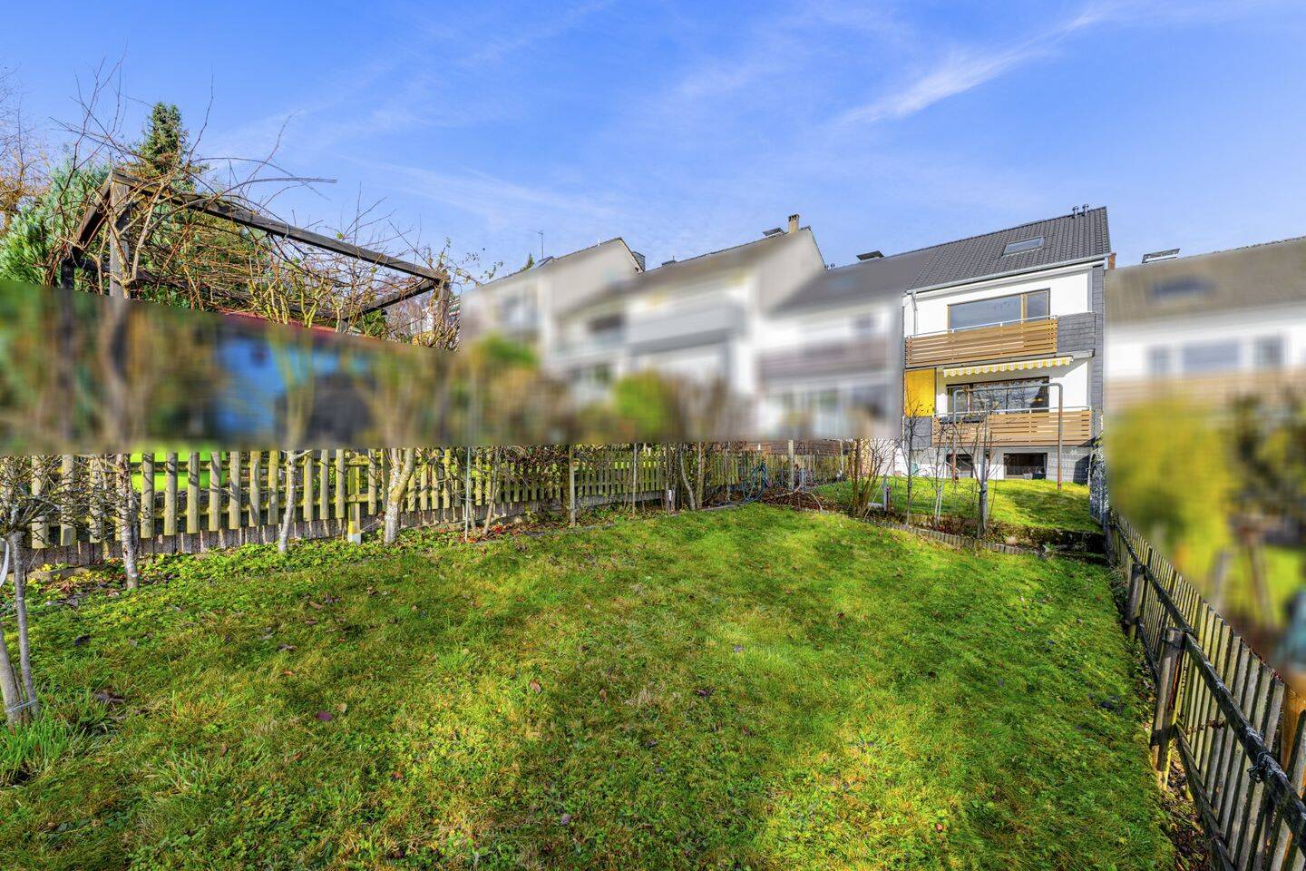 Provisionsfreies Reihenmittelhaus mit Sonnengarten im beliebten Ronsdorf – Wuppertal – Bild 1 von 9