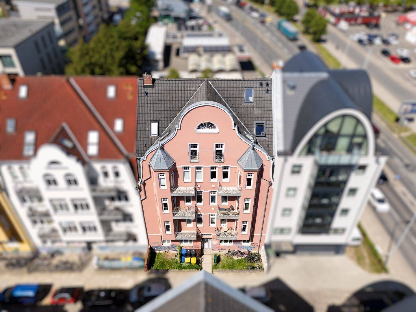 Sofort bezugsfrei! Charmante 3,5-Zimmer-Altbauwohnung mit zwei Balkonen am Rostocker Stadthafen – Rostock – Vorschaubild 8
