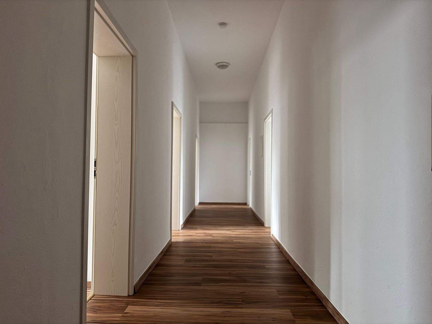 ***Schöne 3-Raum-Wohnung mit Balkon im Herzen von Chemnitz-Kaßberg*** – Chemnitz – Vorschaubild 2