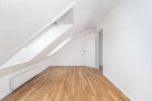 Erstbezug nach Sanierung - charmante 2 Zimmer Dachgeschoss Wohnung – 81549 München – Vorschaubild 5