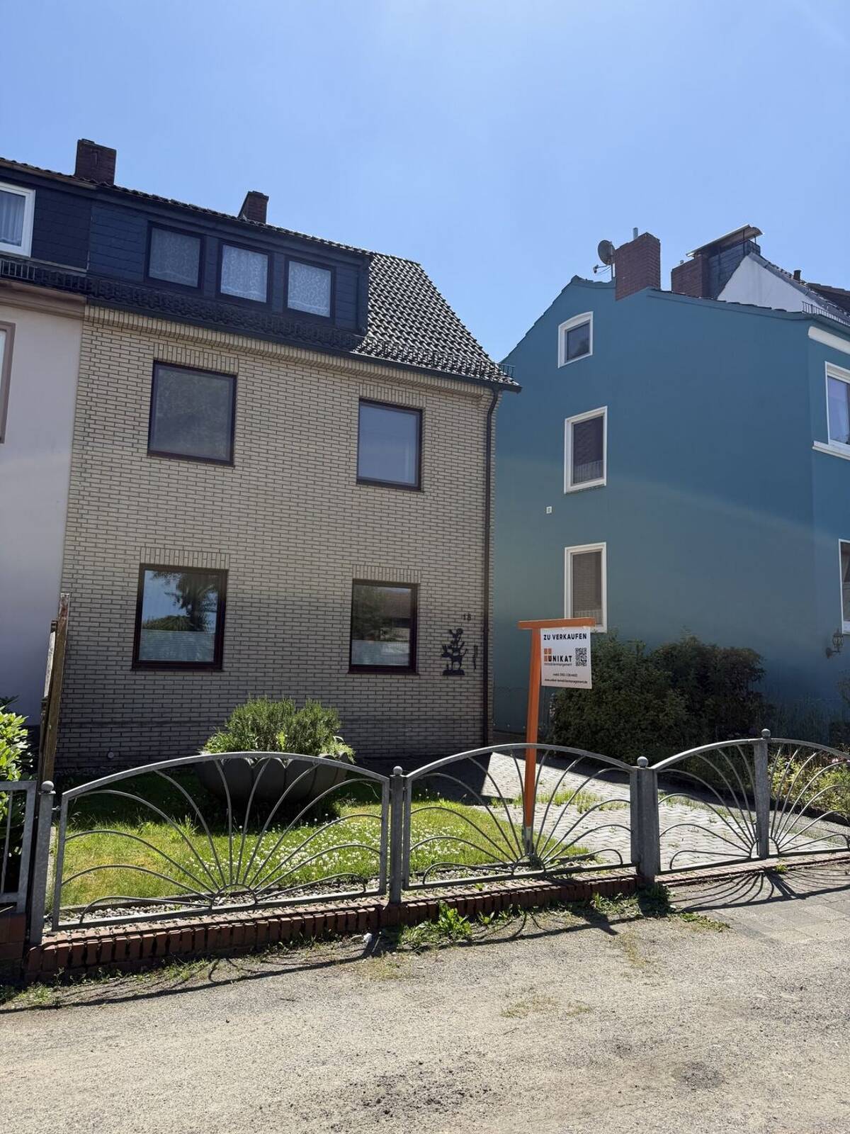 OPTIMAL ALS KAPITALANLAGE! ! Doppelhaushälfte mit 2 Wohnungen und kleinem Grundstück – 28197 Bremen – Bild 1 von 9