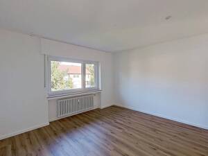 Modernes Wohnen in ruhiger Lage: Große 3-Zimmer-Wohnung mit BALKON und Wannenbad – 33659 Bielefeld – Vorschaubild 4
