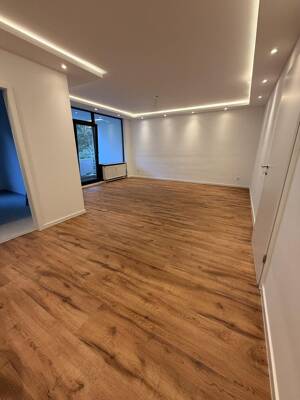 Lichtdurchfluteter Wohntraum in Köln Weiden - Großzügige 3-Zimmer-Wohnung mit Balkon – 50858 Köln – Vorschaubild 2