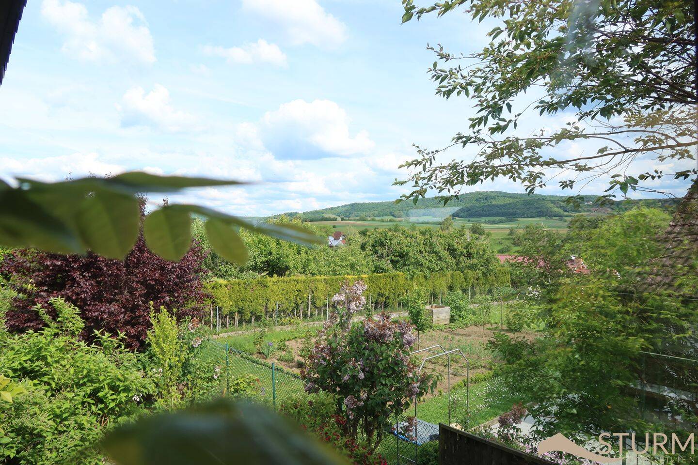Stattliches, grundsolides Domizil mit Doppelgarage und wunderschön eingewachsenem Garten in ruhige Lage - Dingolshausen – Dingolshausen – Vorschaubild 8