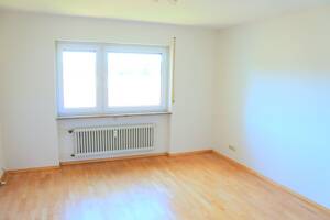 Schön geschnittene 3Zi. Wohnung mit herrlicher Aussicht – 79585 Steinen – Vorschaubild 4
