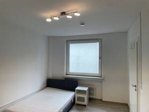1 Zimmer für Studenten- Berufstätige. !!! FÜR WEIBLICHE WG GESUCHT !!! Ab 01.07.2026 Komplett möbliert mit Einbauküche und Balkon! – 34127 Kassel – Vorschaubild 6