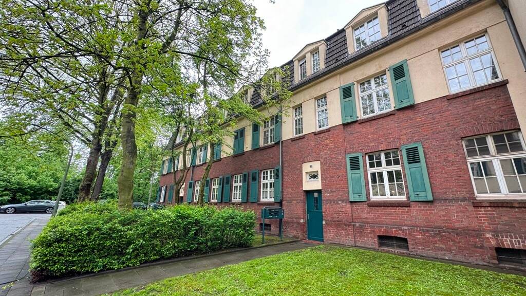 Frei ab 01.07. ! Top renovierte.2,5-Raum- WE im 1.OG mit Balkon ! ** PROVISIONSFREI ! ** – Duisburg – Vorschaubild 2