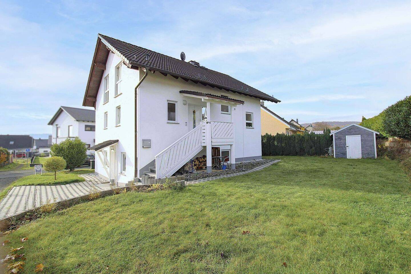 Ein Zuhause mit Herz & Möglichkeiten - Charmantes Einfamilienhaus mit Einliegerwohnung in Sinn – Sinn – Bild 1 von 9