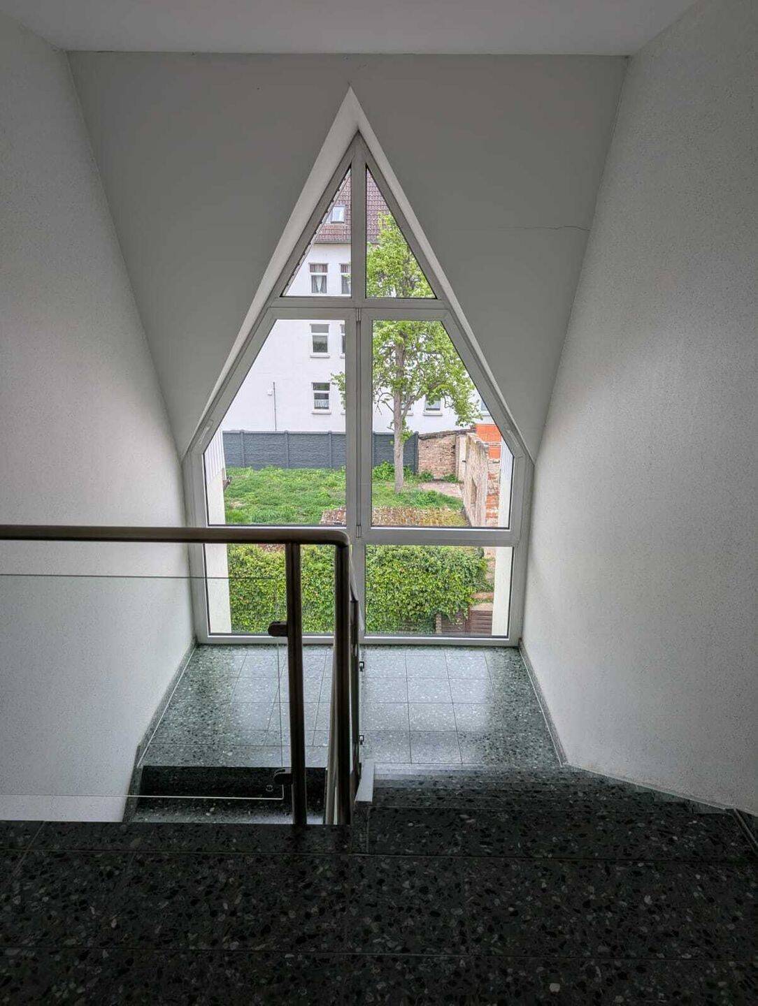 Exklusive Terrassenwohnung mit einzigartigem Flair - Ihr neuer Wohntraum wartet! – Magdeburg – Vorschaubild 2