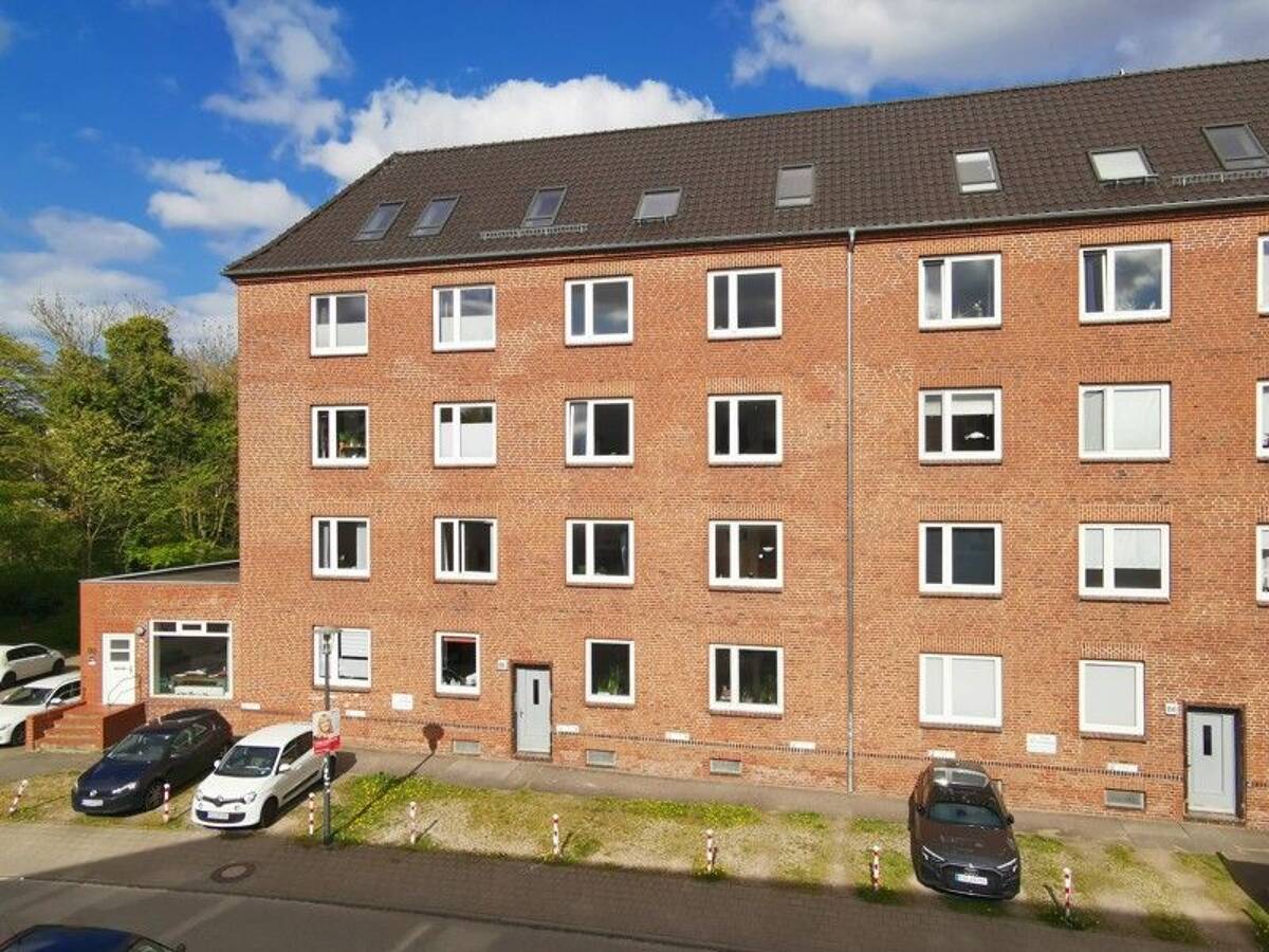 Nachmieter gesucht : Traumhafte 2 Zimmer DG-Wohnung in Kiel-Wik – 24106 Kiel – Bild 1 von 7