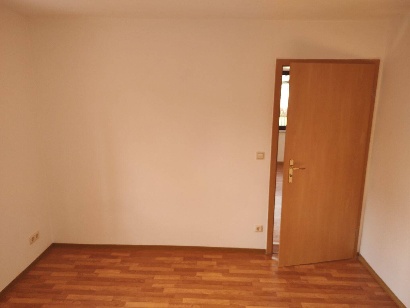 Erdgeschosswohnung mit Terasse und Garten – Nürnberg – Vorschaubild 5